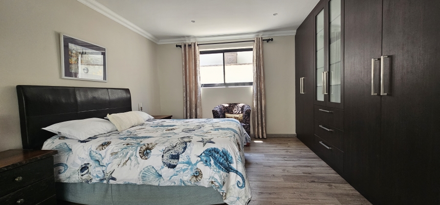 4 Bedroom Property for Sale in Calypso Beach Western Cape